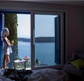 Luxury 4 Bedroom Villa with Infinity Pool, Sauna and Sea Views in Sveti Jakov, near Dubrovnik, Sleeps 8